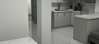 Stylish 1BR + Den Apartment | Sleeps 5 | Separate Ent. & Comfort with Parking