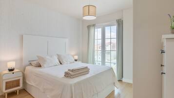 2 habitaciones, tabla de planchar con plancha, wifi y ropa de cama