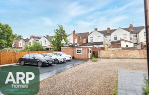 Property grounds - Gated Parking l Central 2bd flat (Coventry)