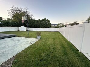 المنطقة المحيطة بالمنشأة