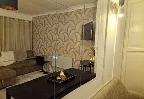 TV, stereo - Home on the Broads - Just Renovated. (Lowestoft)