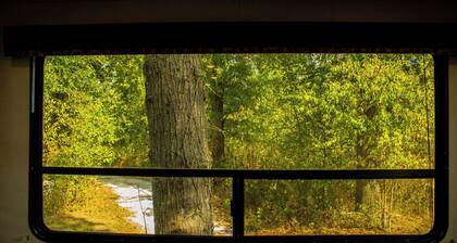 Tranquil Trailside Stay