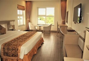 In-room safe, free WiFi