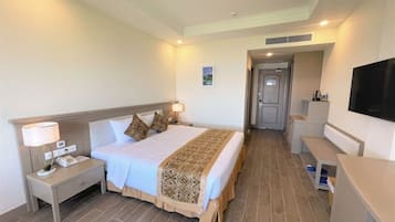In-room safe, free WiFi