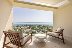 Grand-huoneisto, 1 makuuhuone, merinäköala | Terassi/patio