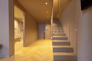 Appartement Duplex Romantique | Coffres-forts dans les chambres, chambres insonorisées, Wi-Fi gratuit