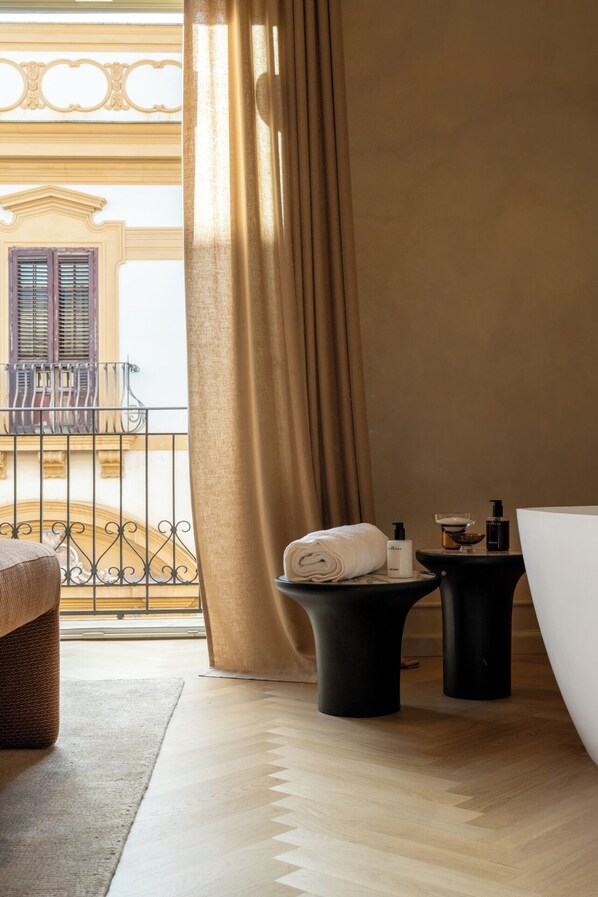 In-room safe, soundproofing, free WiFi - Palazzo Balsamo  (Palermo)