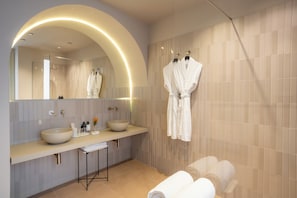 Grand Room, 1 King Bed with Sofa bed, City View | Bathroom | Shower, hair dryer, slippers, towels - Palazzo Balsamo (Palermo)