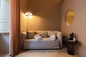 Appartement Duplex Romantique | Coffres-forts dans les chambres, chambres insonorisées, Wi-Fi gratuit