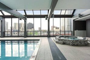Pool - 22nd Floor Downtown Apt: FREE Parking/Pool/Gym/Spa (Minneapolis)