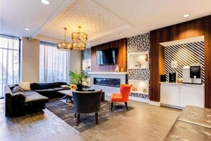 Living area - 22nd Floor Downtown Apt: FREE Parking/Pool/Gym/Spa (Minneapolis)