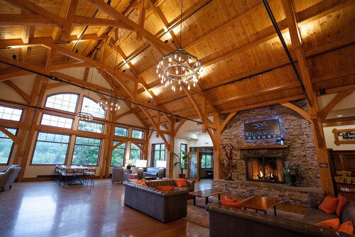 Roanoke ADA Room | Park View + Resort Amenities