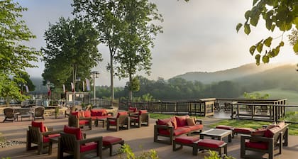 Lakeside Lodge Room | Lakeview | Pets Allowed