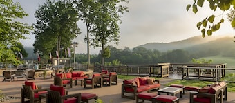 Lakeside Lodge Room | Lakeview | Pets Allowed