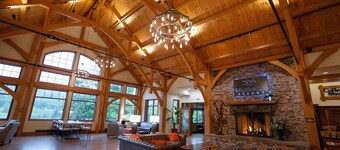 Lakeside Lodge Room | Lakeview | Pets Allowed