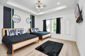6 bedrooms, iron/ironing board, free WiFi, bed sheets