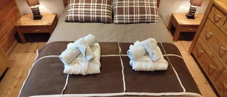 5 chambres, fer et planche à repasser, accès Internet, draps fournis