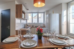 Réfrigérateur, micro-ondes, four, lave-vaisselle