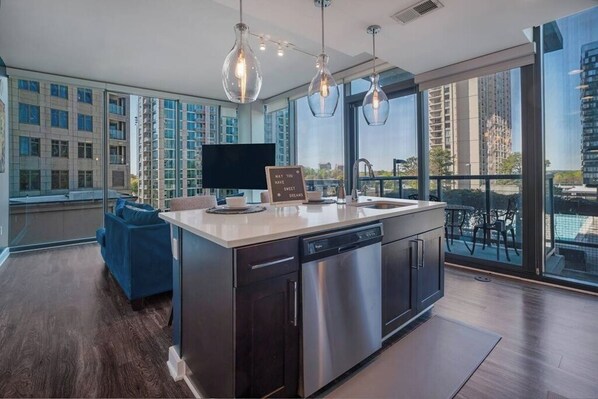 Interior - 1 MIN WALK to Lennox MALL/5-star Restaurant/POOL/GYM 24hr (Atlanta)