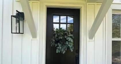 Aunt Juneâs Farmhouse