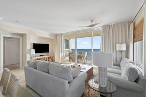 Living area - Indigo West 1404 (Pensacola)