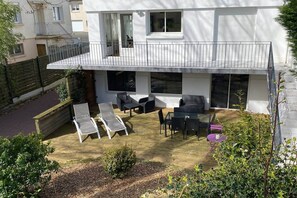 Outdoor dining - Villa City Garden 12 pers - Garden & WIFI (Cholet)