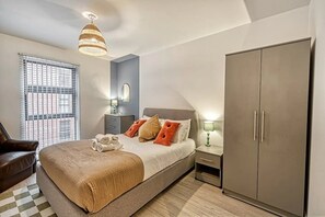 2 chambres, fer et planche à repasser, accès Internet, draps fournis