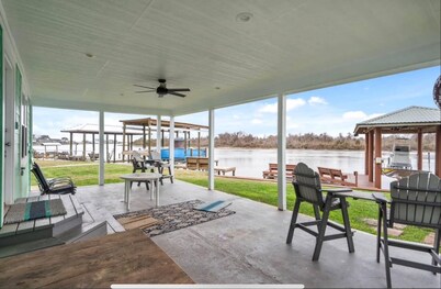 Gorgeous 4-bedroom house on the Colorado River in charming Matagorda, TX.