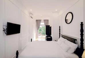 Deluxe Double Room, Balcony, City View | Soundproofing, free WiFi
