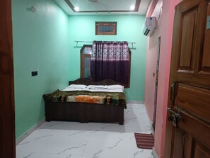 Classic Room | Desk, laptop workspace, free WiFi -  Chandrika Palace - Best Hotel Near Ram Mandir (Ayodhya)