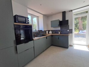 Refrigerador, microondas, horno y lavavajillas 