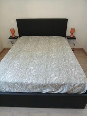 2 bedrooms, iron/ironing board, travel crib, bed sheets