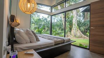 Biệt thự tiện nghi đơn giản, 2 phòng ngủ, sân hiên, quang cảnh vườn | Truy cập Internet không dây miễn phí