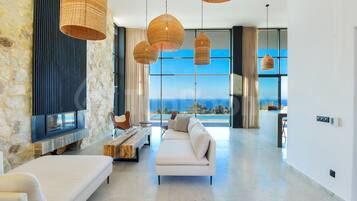 Télévision, cheminée