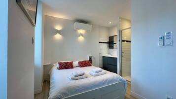 1 chambre, fer et planche à repasser, lit parapluie, Wi-Fi