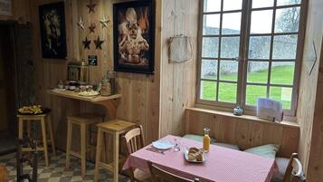 Daily buffet breakfast (EUR 14 per person)