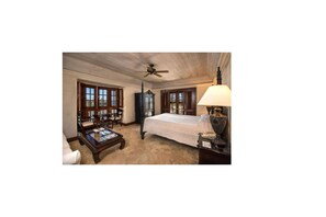 2 bedrooms, iron/ironing board, internet, bed sheets