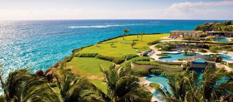 The Crane Resort 2BR+3Bth. Ocean View. plunge pool Kitchen+LivingRoom Sleep 6