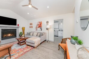 智能电视、壁炉