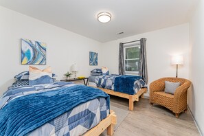 3 bedrooms, desk, iron/ironing board, travel cot