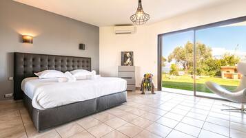 5 habitaciones, tabla de planchar con plancha y wifi gratis