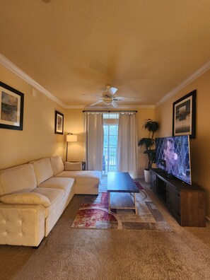 TV - Champions Gate & Disney area Resort Dream Condo (Davenport)