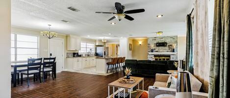 Televisión, chimenea