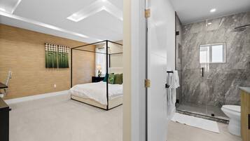 4 bedrooms, desk, iron/ironing board, WiFi
