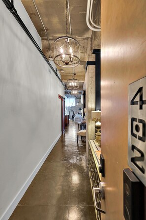 Interior - Skyscape - Lofted Luxury Condo Waco/Baylor/Downtown (Waco)