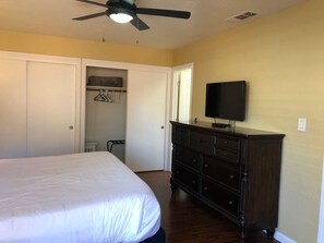 3 bedrooms, desk, iron/ironing board, travel cot