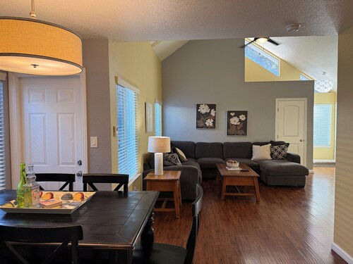 Charming 3-bedroom house in delightful Modesto with AC