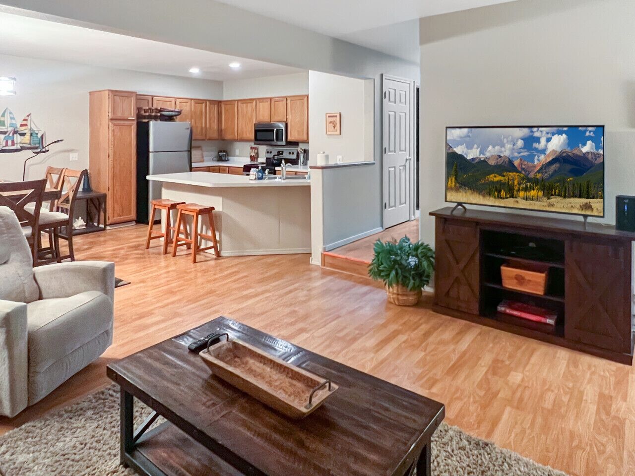 Télévision, cheminée