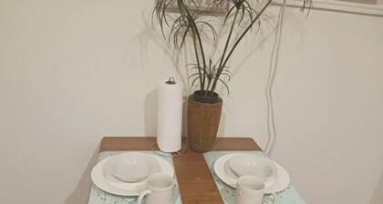 LaLomas Hidden 1 bedroom Charmer