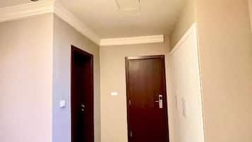 غرفة مزدوجة عادية - سرير كبير - منظر للمدينة | بديكورات فريدة لكل غرفة وطراز فريد لكل وحدة ومكتب